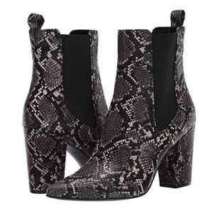 Steve Madden Subtle Grey Snake Booties Boots Sz 5.5